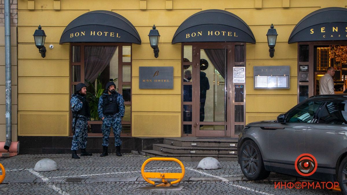 В Днепре на Староказацкой заминировали гостиницу Bon