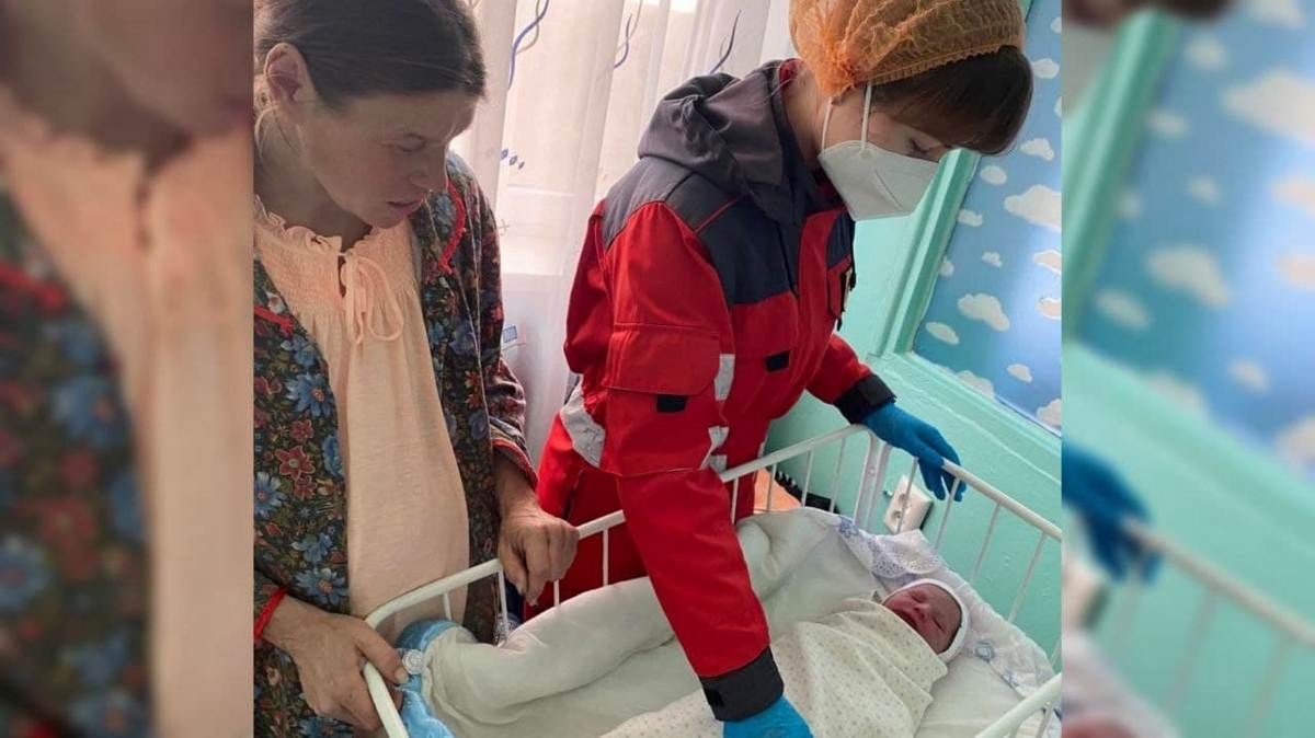 В Днепропетровской области женщина родила шестого ребенка в машине скорой