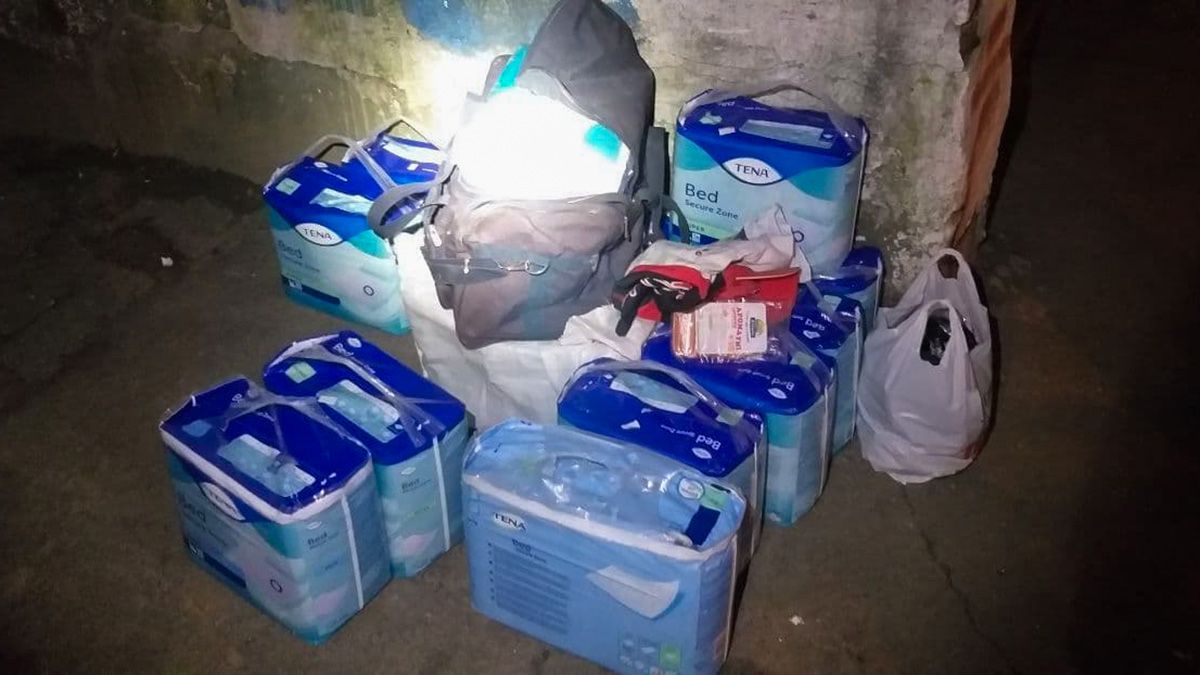 В Днепре двое мужчин пытались украсть 17 упаковок подгузников