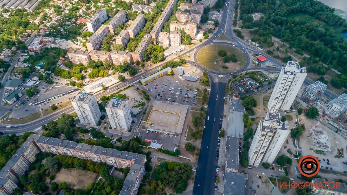 В Днепре собираются на месяц продлить сужение проезжих частей и тротуаров на Победе