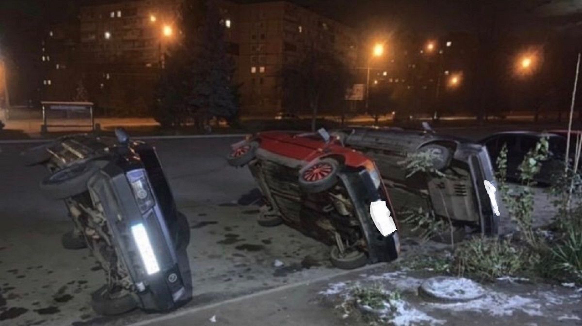 В Кривом Роге мужчина переворачивал припаркованные автомобили на бок