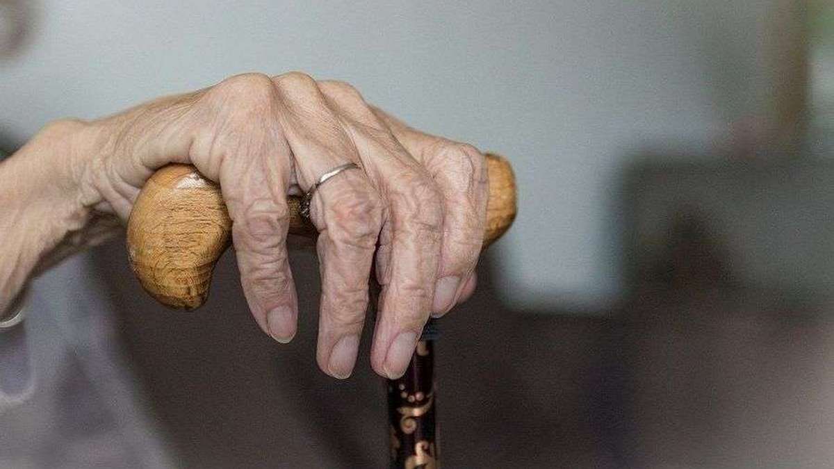 В Новомосковске 29-летний парень избил свою бабушку: женщина умерла в больнице Мечникова
