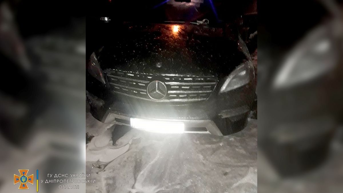 В Днепре на Мерзленка горели два Mercedes