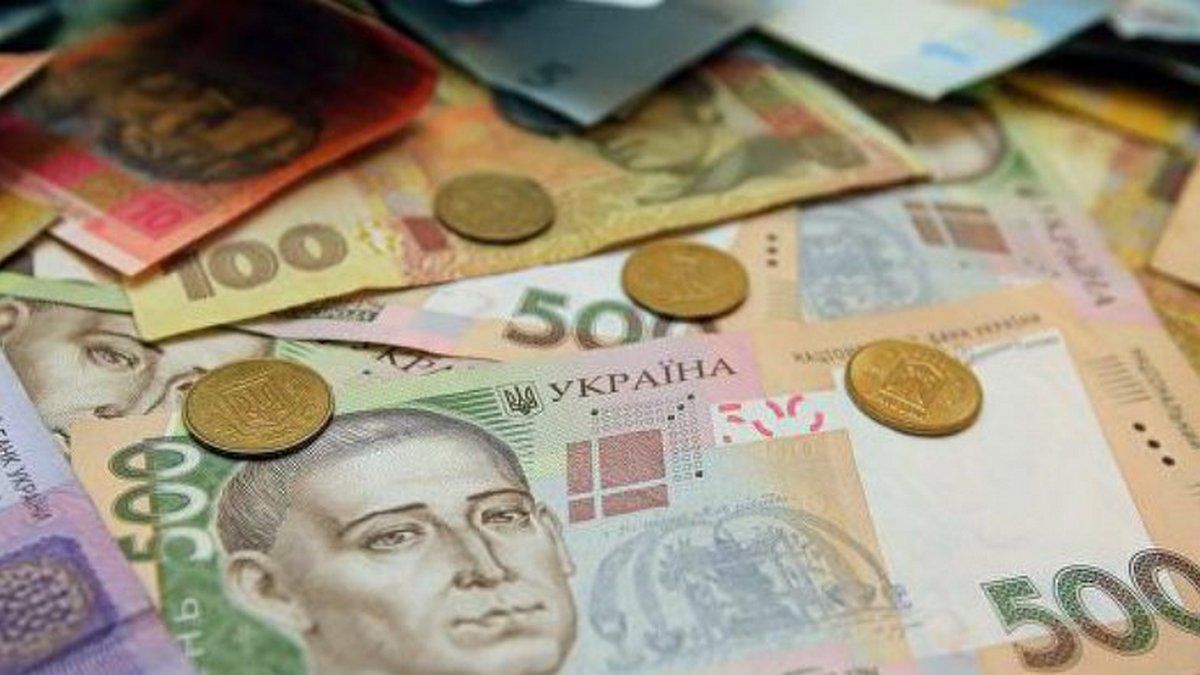 Сколько денег должны работодатели в Днепре и области