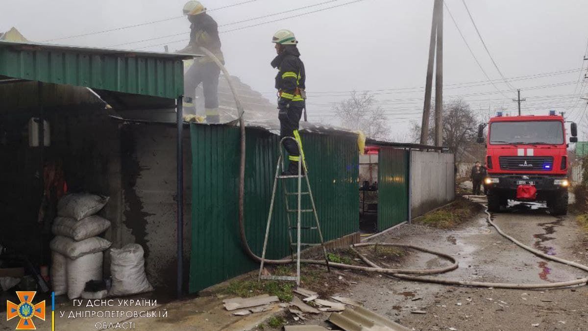 В Днепре на улице Сказочной горел дом
