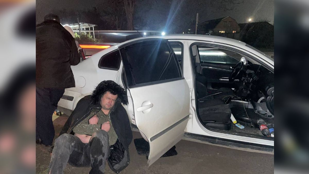 В Новомосковске задержали скандального блогера из Днепра, который плюнул в лицо полицейскому