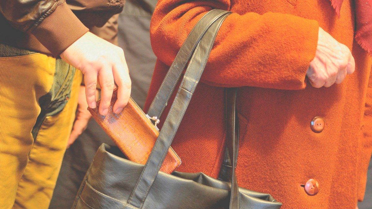В Днепре участились случаи карманных краж: как защитить себя от воров