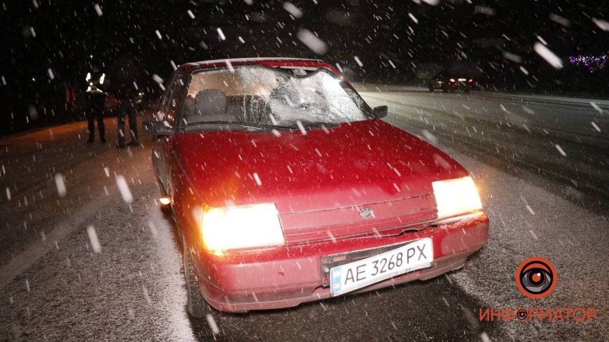 В Днепре на Запорожском шоссе ЗАЗ сбил мужчину