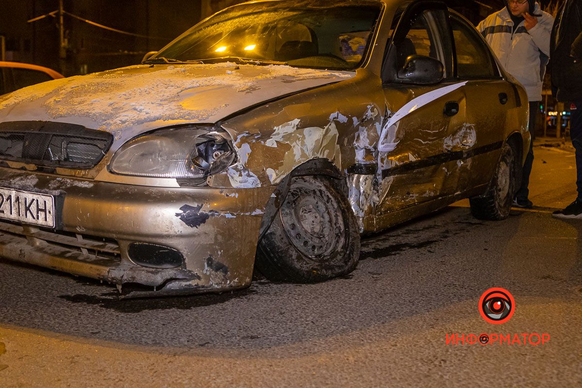 В Днепре на Слобожанском Hyundai службы такси Bolt врезался в Lanos: видео момента