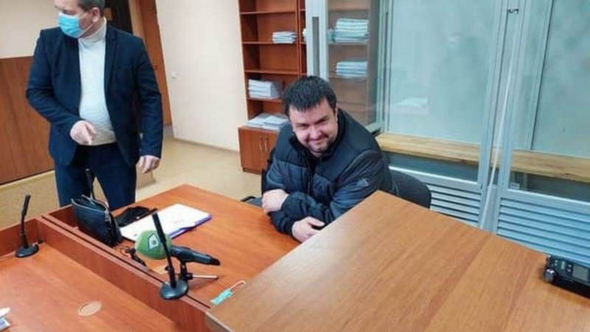 Блогеру из Днепра, который плюнул в полицейского, избрали меру пресечения