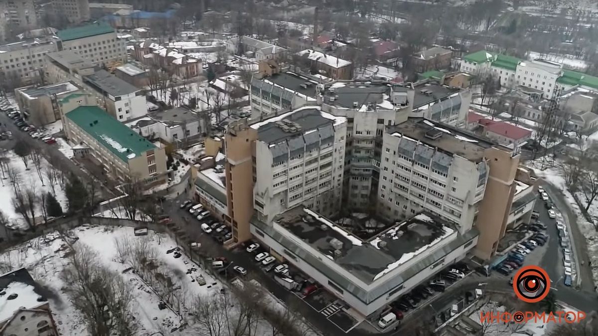 Семь пулевых ранений: в Днепре спасают 33-летнего мужчину, которого расстреляли в кафе