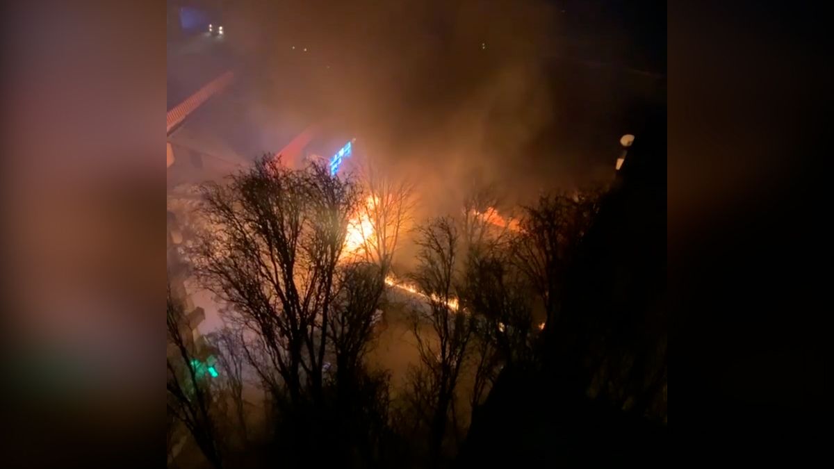 В Днепре на Богомаза горело кафе: видео момента
