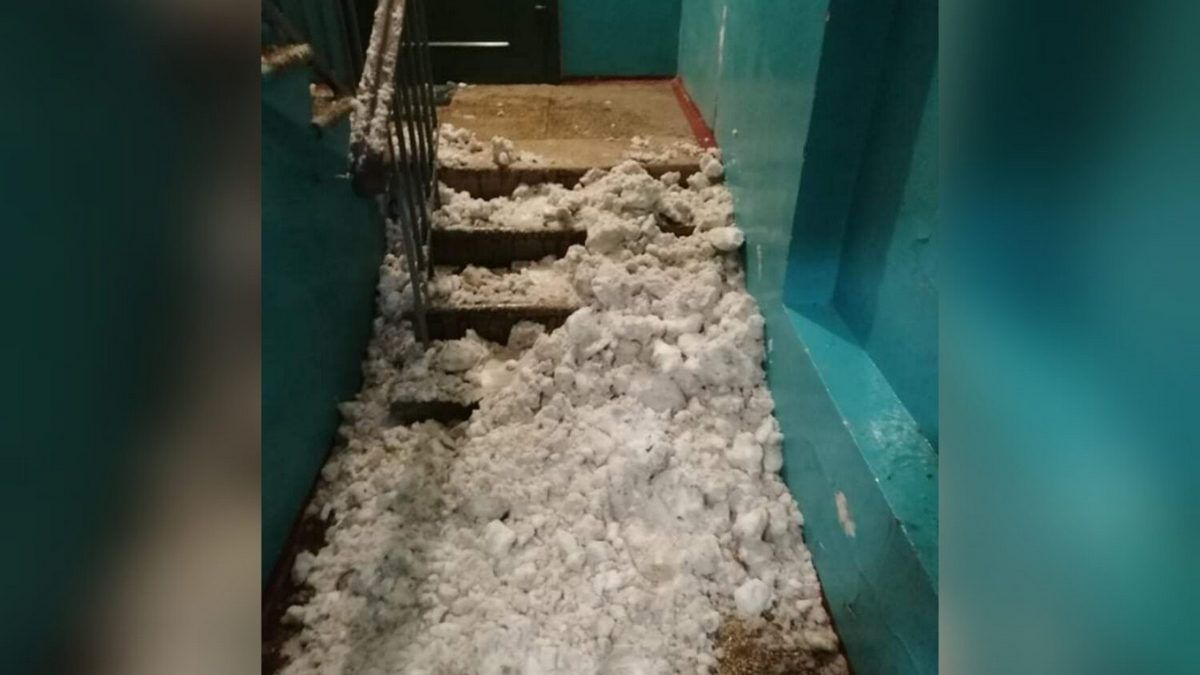 В Кривом Роге под весом снега обвалилась крыша дома