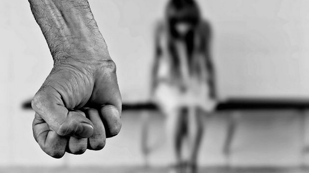 Мужчина из Днепропетровской области в Мариуполе вколол пьяной девушке наркотики и изнасиловал ее