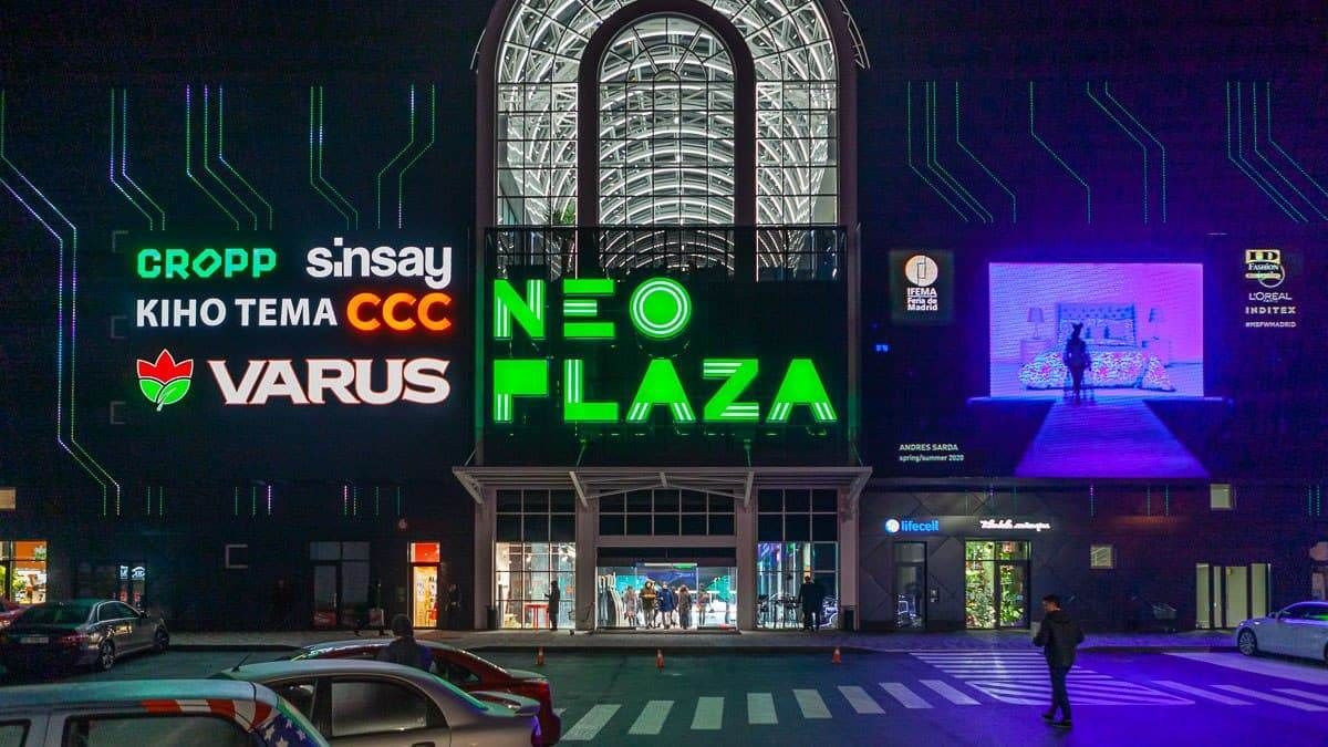 В Днепре в кинотеатре "Кино Тема" ударили женщину и вырвали ей волосы