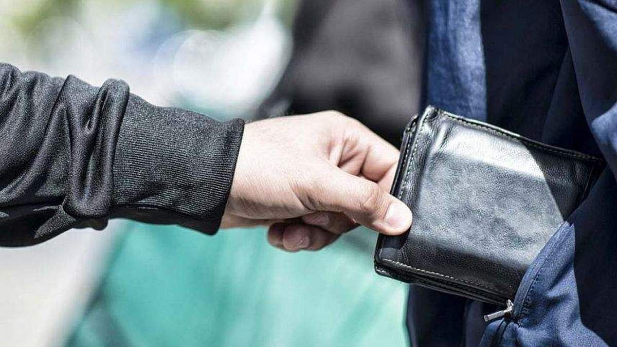 Как не стать жертвой карманников: советы жителям Днепра