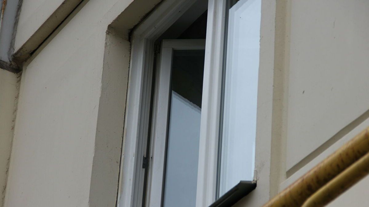 В Днепре на Слобожанском больной раком мужчина выпрыгнул из окна