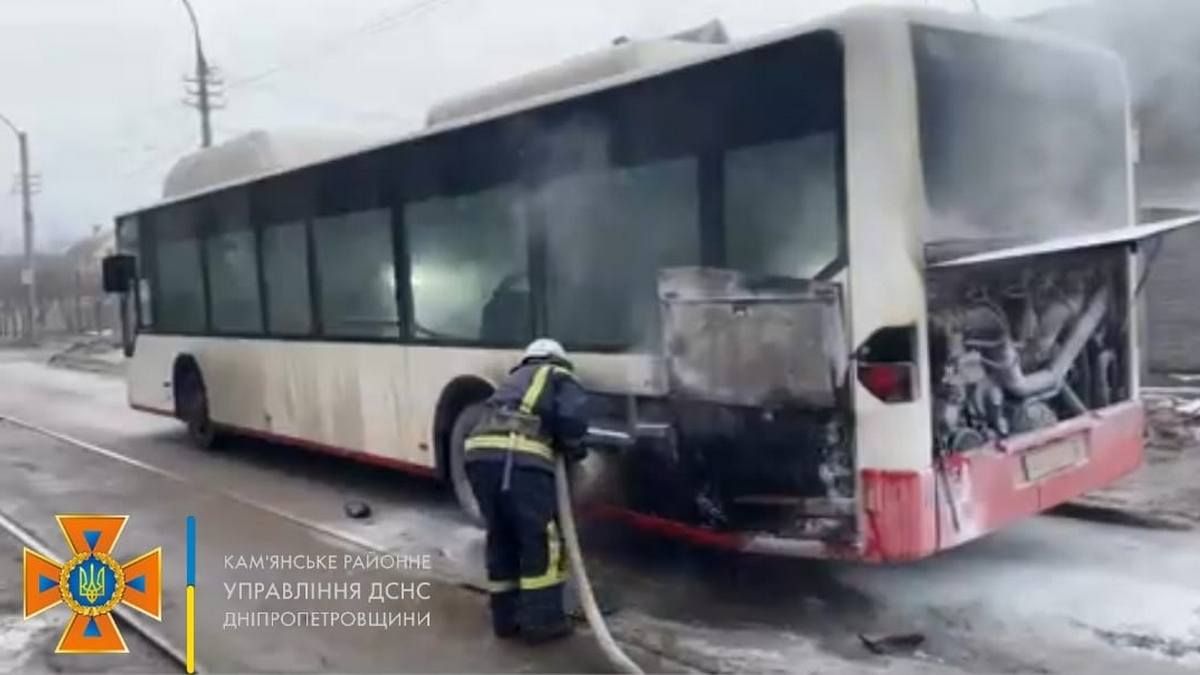 В Каменском на ходу загорелся маршрутный автобус