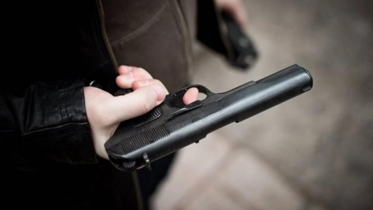 В Днепропетровской области парень с удостоверением журналиста устроил стрельбу в кафе: пострадал мужчина