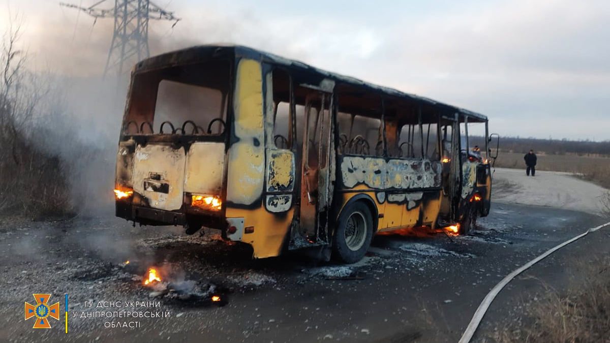 В Днепропетровской области на ходу загорелся автобус с людьми