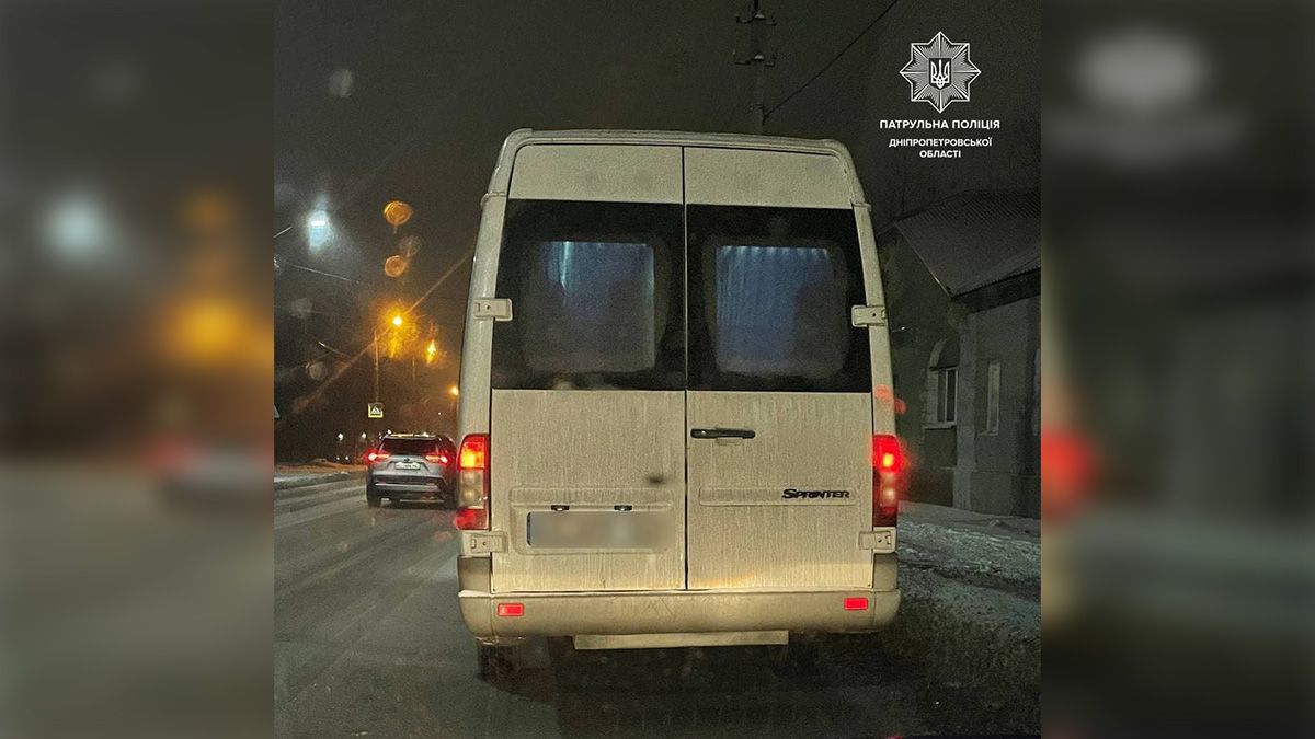 В Днепре пьяный водитель микроавтобуса развозил людей