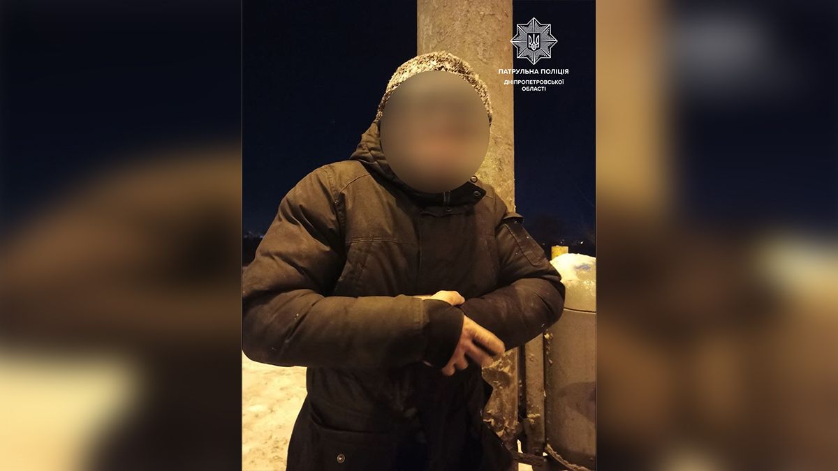 В Днепре полицейские помогли мужчине, который потерялся ночью и замерз
