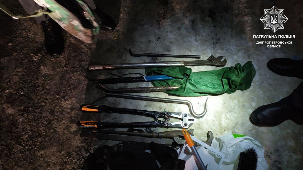 В Днепре задержали двух "домушников" благодаря наблюдательному соседу