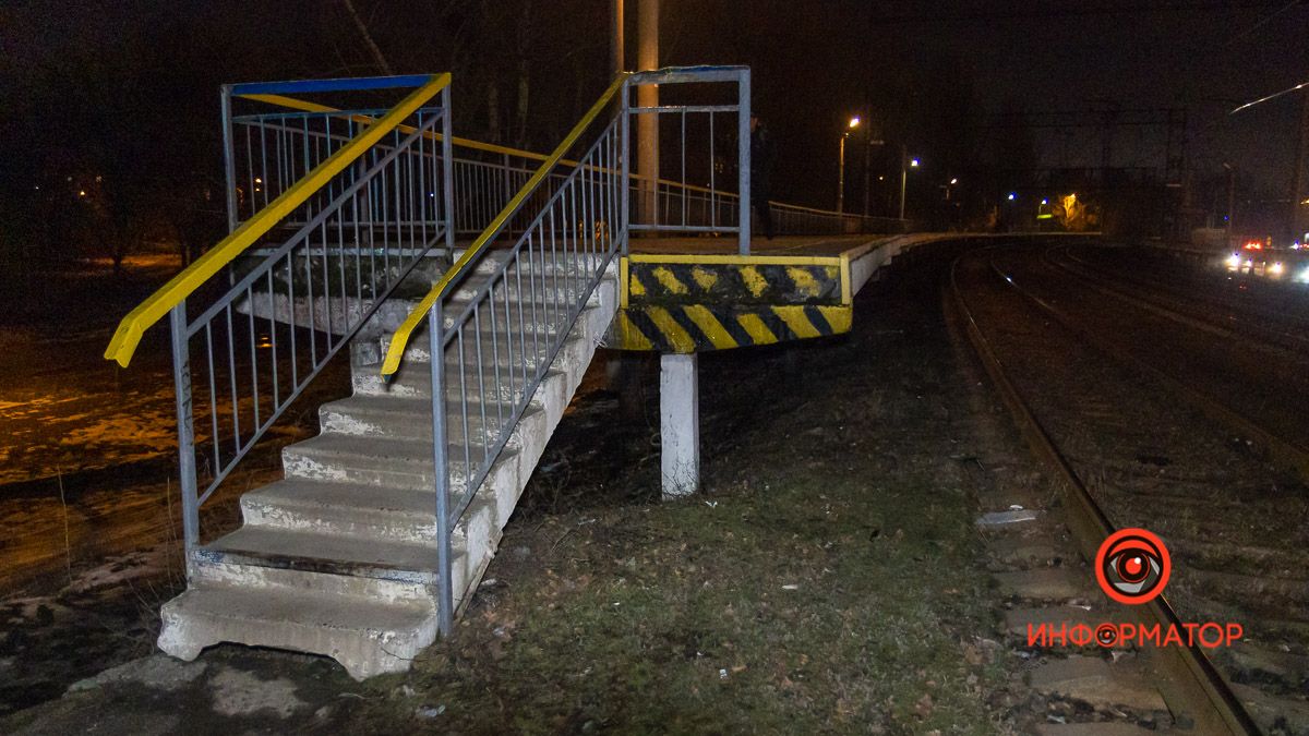 В Днепре мужчина погиб под колёсами грузового поезда