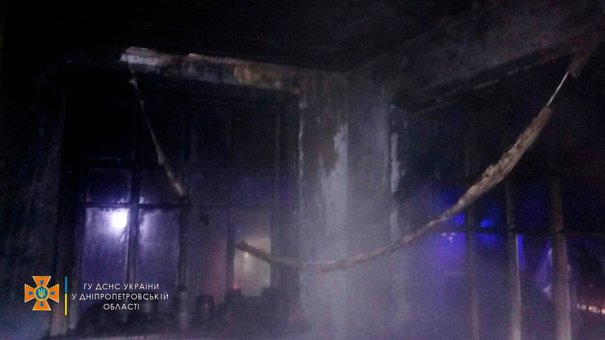 В Никополе горел частный дом: в пожаре погиб мужчина