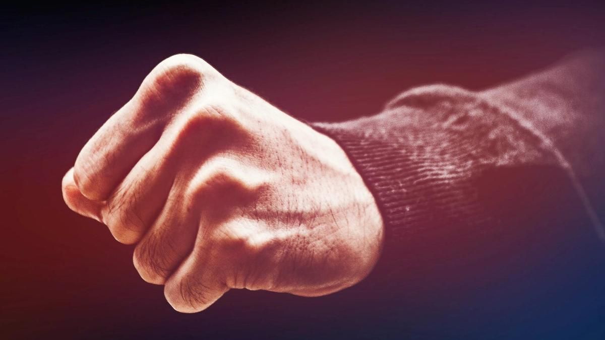В Днепре на проспекте Мира избили мужчину и отняли у него ноутбук