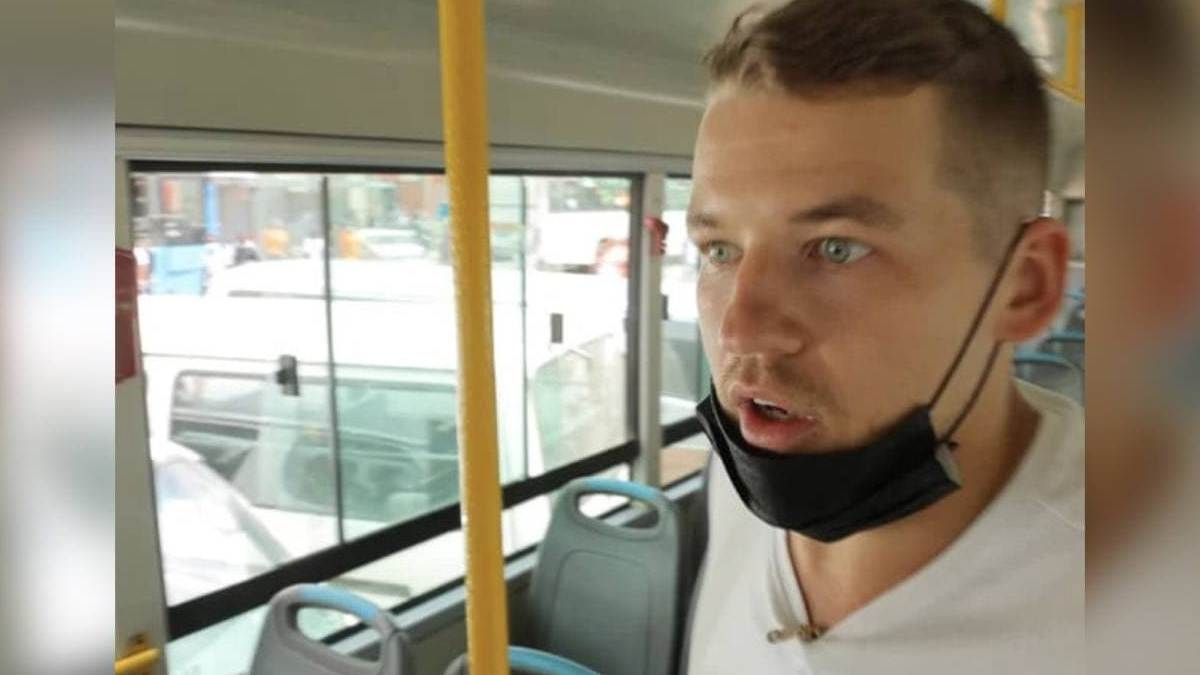 Ведущий из Днепра попал в ДТП в Африке