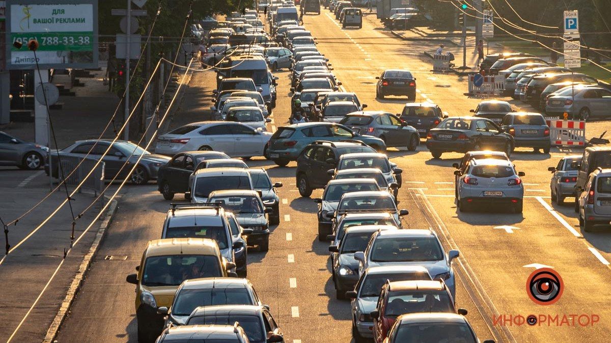 В 2021 году жители Днепра в среднем проводили в пробках 92 часа