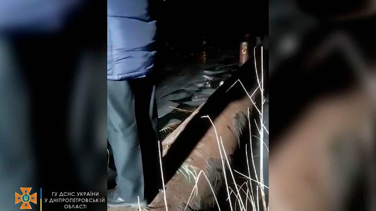 В Кривом Роге две девочки провалились под лед: одна утонула, вторая в больнице