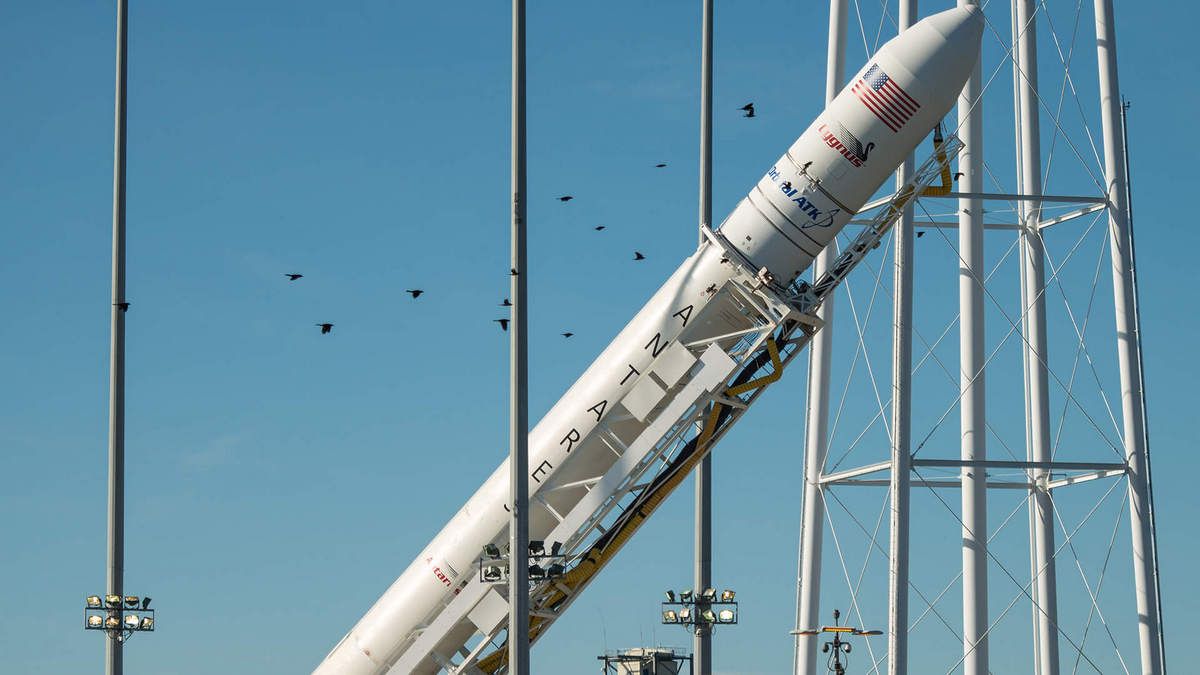 В США запустили ракету-носитель Antares, детали которой сделали на "Южмаше"