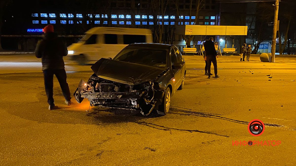 В Днепре на Паникахи KIA врезался в Volkswagen