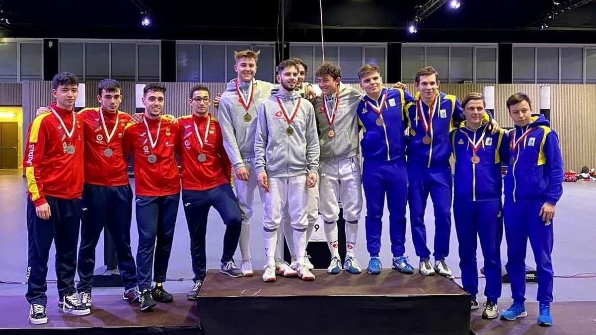 Команда из Украины взяла бронзу на этапе Кубка мира по фехтованию: в составе спортсмены из Днепра