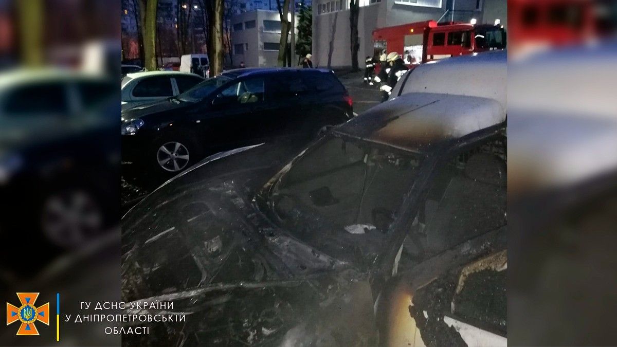 В Днепре на Тополе горели Volkswagen, Daewoo и Mazda