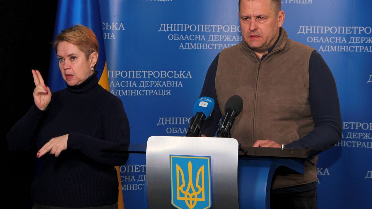 "На железнодорожном вокзале Днепра разделили транспортные потоки и обустроили пункты обогрева", – Филатов