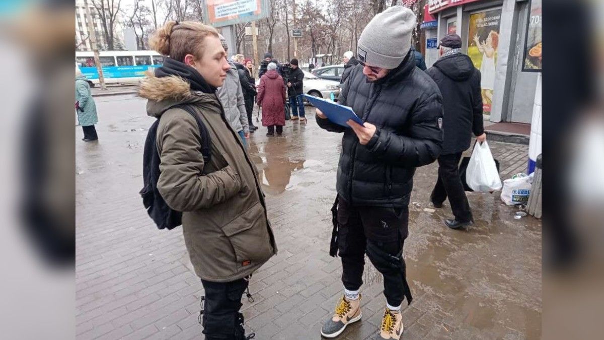 В Днепре народ массово подписывает обращение в НАТО, чтобы закрыли небо