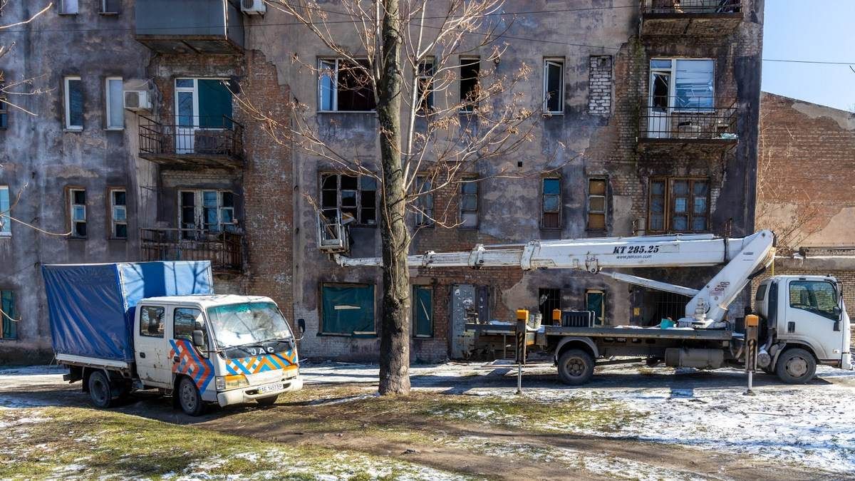 В Днепре восстановили отопление и электроснабжение в 5 домах, которые повредились от ракетного удара