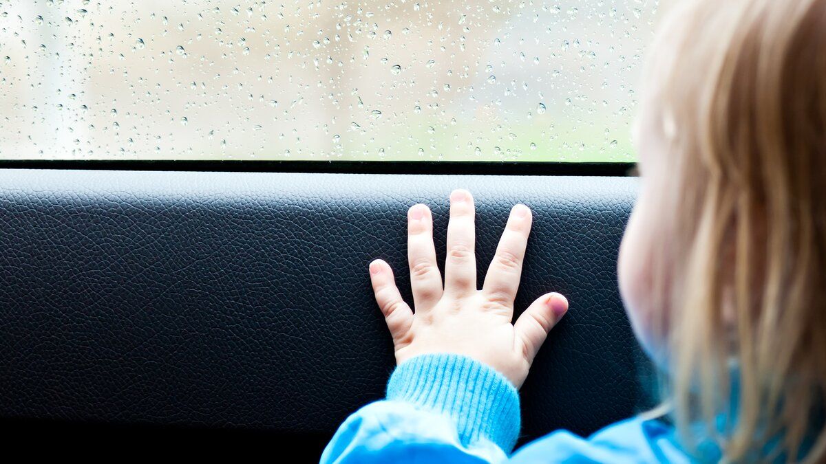 Выезд за границу с детьми: где и как можно получить документы в Днепропетровской области