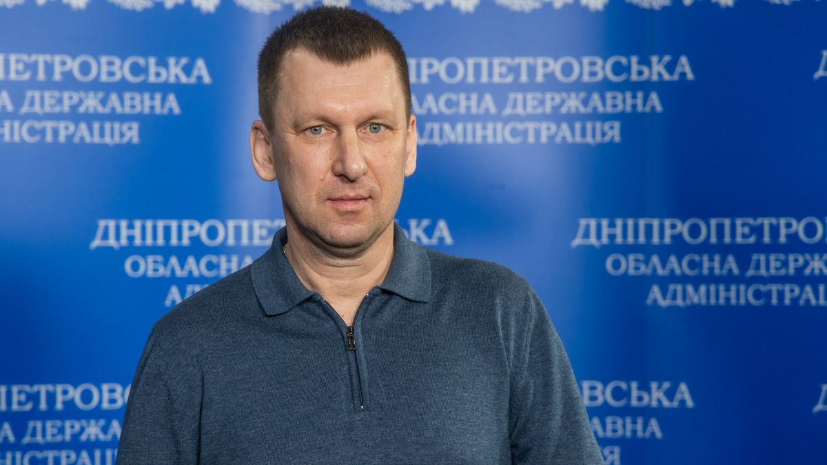 «Открывается бизнес, коммунальщики работают, в магазинах есть все необходимое», - мэр Покрова Александр Шаповал