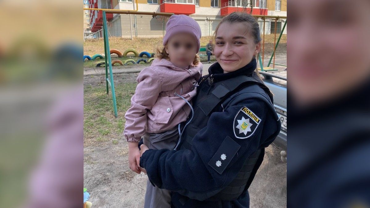 В Днепре патрульные помогли женщине найти пропавшую 3-летнюю девочку