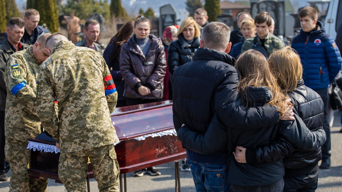 В Днепре простились с погибшим Героем