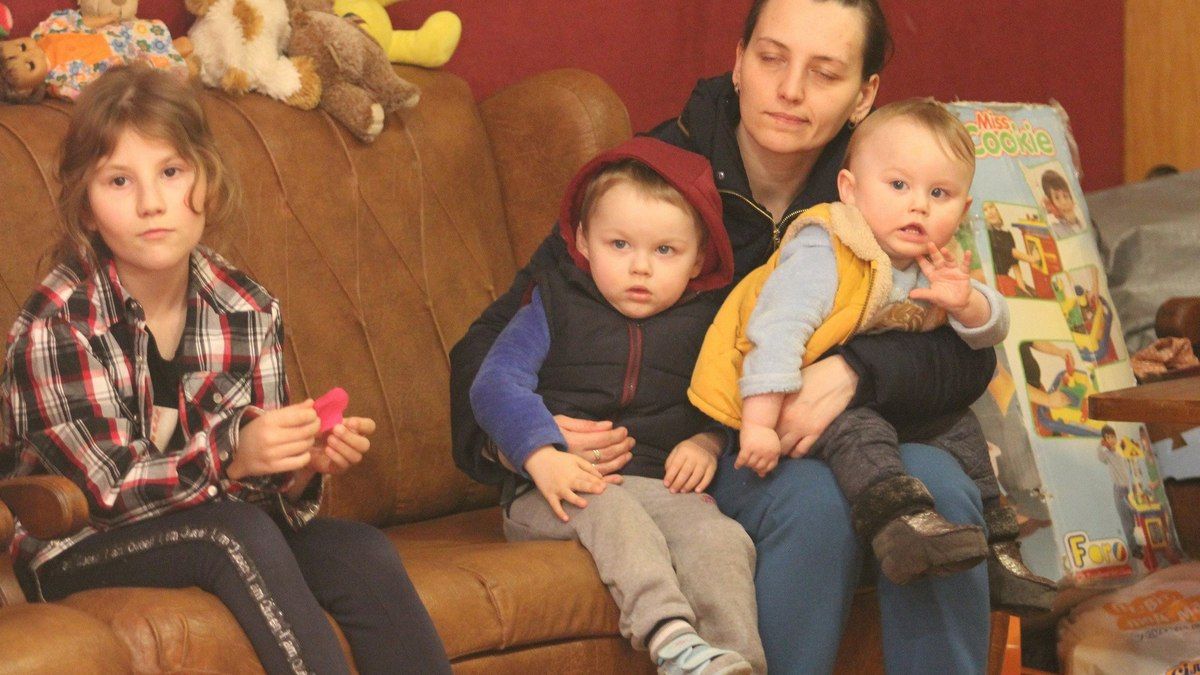 В Днепре штабу для переселенцев нужна помощь: что и куда нести