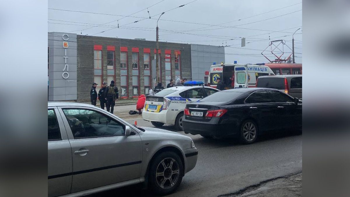 В Днепре на Богдана Хмельницкого Mercedes насмерть сбил женщину