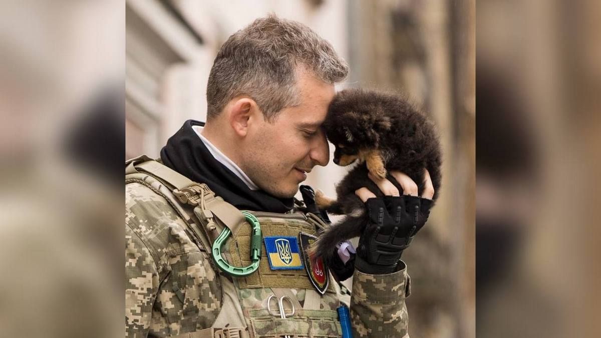 В Днепре украинский певец устроил несколько благотворительных концертов и помог военным