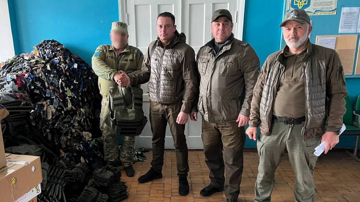 Андрей Белоусов посетил тероборону Каменского района и передал необходимое