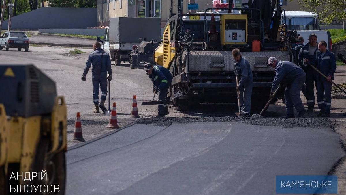 В Каменском продолжаются работы по благоустройству