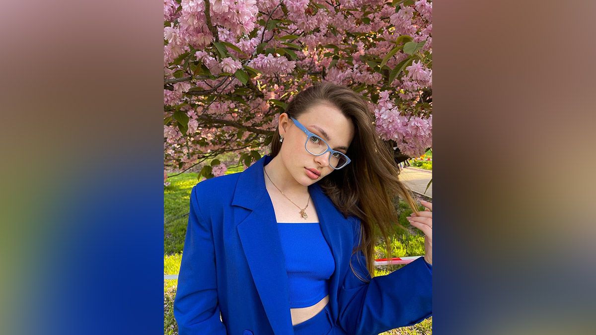 Топ фото жителей и гостей Днепра в сакурах из Instagram